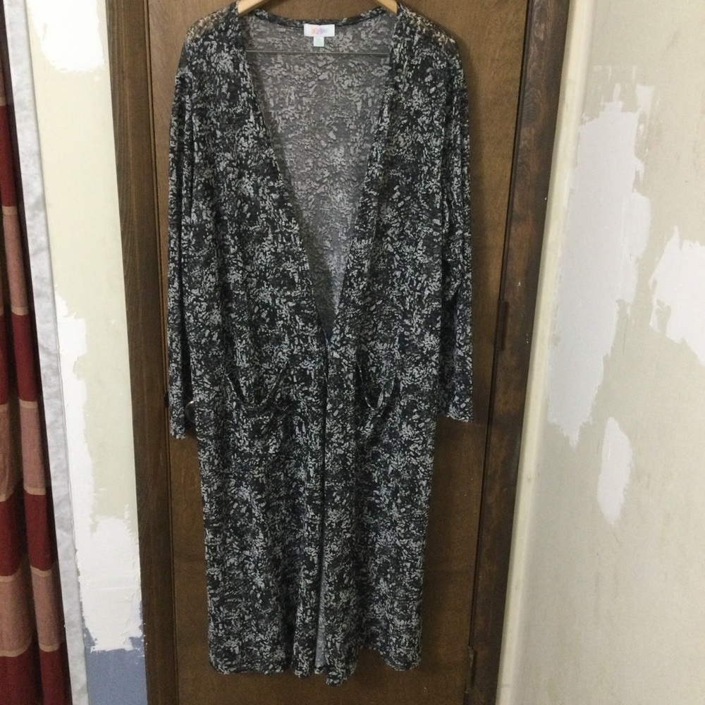LuLaRoe Sarah 2XL Black and White Patterned Cardigan